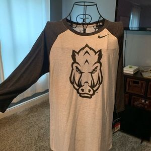 Razorback 3/4 sleeve shirt